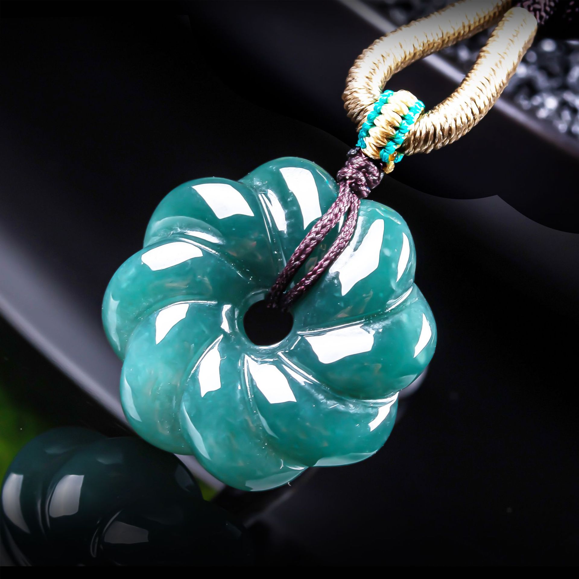 قلادة زهرة من اليشم البورمي ال - مراجعة Jewelry & Watches Sp Zo O وسعره
