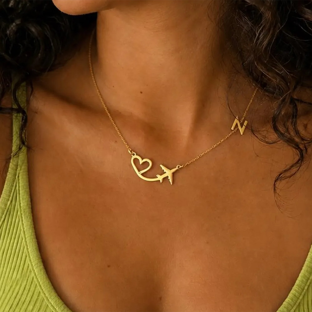 قلادة مخصصة على شكل قلب وطائرة - مراجعة Engraved Name Necklace وسعره