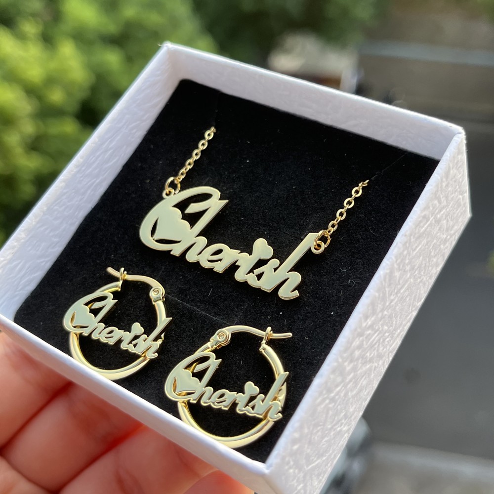 DUOYING-مخصص القرط مجموعة مجوه - مراجعة Engraved Name Necklace وسعره