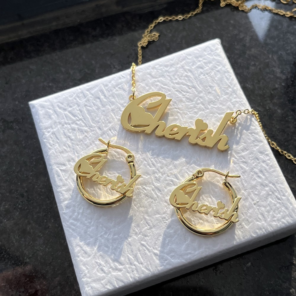 DUOYING-مخصص القرط مجموعة مجوه - مراجعة Engraved Name Necklace وسعره