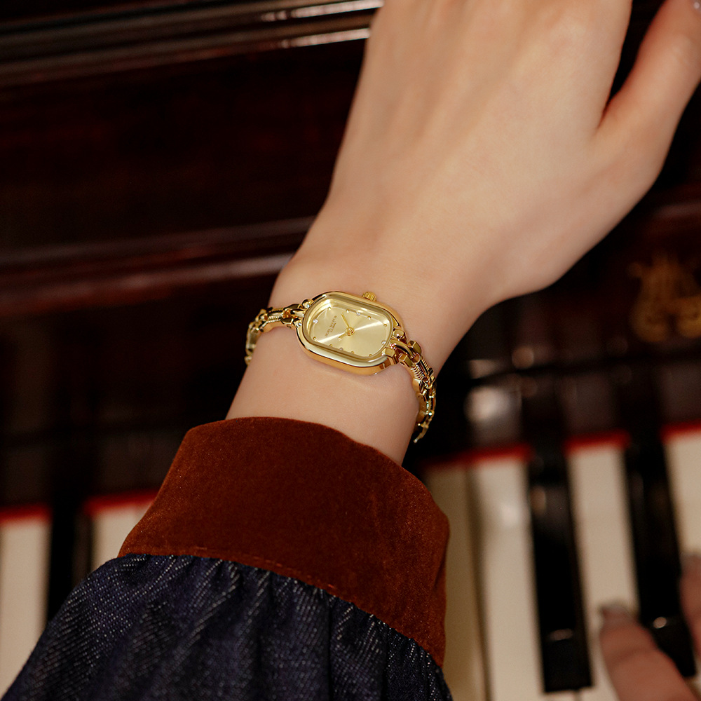 ساعة سوار خمر للنساء ، حركة يا - مراجعة Jewelry Watches Luxury وسعره
