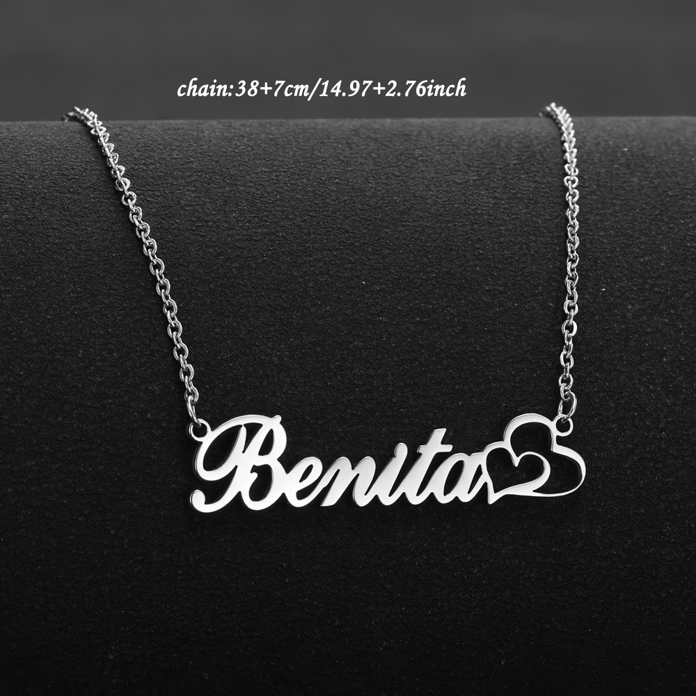 قلادة مخصصة على شكل قلب مزدوج  - مراجعة Engraved Name Necklace وسعره