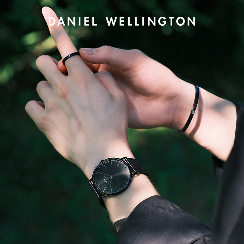 ساعة دانيال ويلينغتون كلاسيكية - مراجعة Daniel Wellington Watches & Jewelry Online Store وسعره